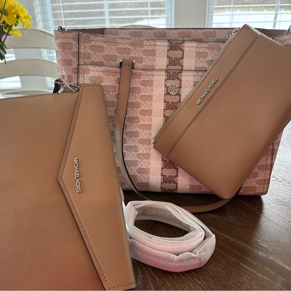 NWT Michael Kors Large 3 in 1 Maisie Tote in Camel